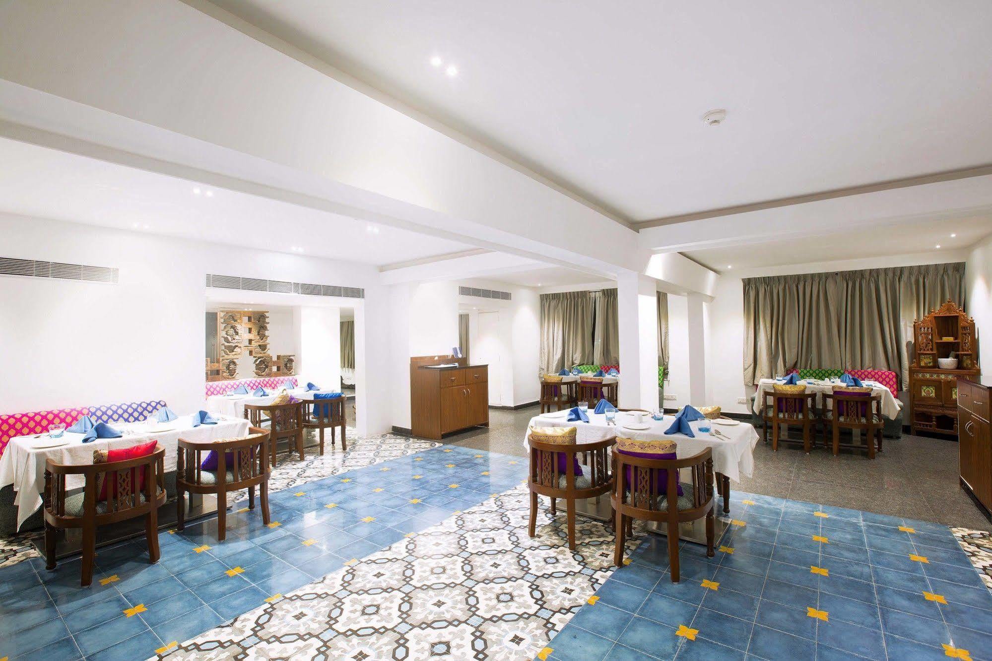 Regenta Central Deccan Chennai, Royapettah Exterior photo