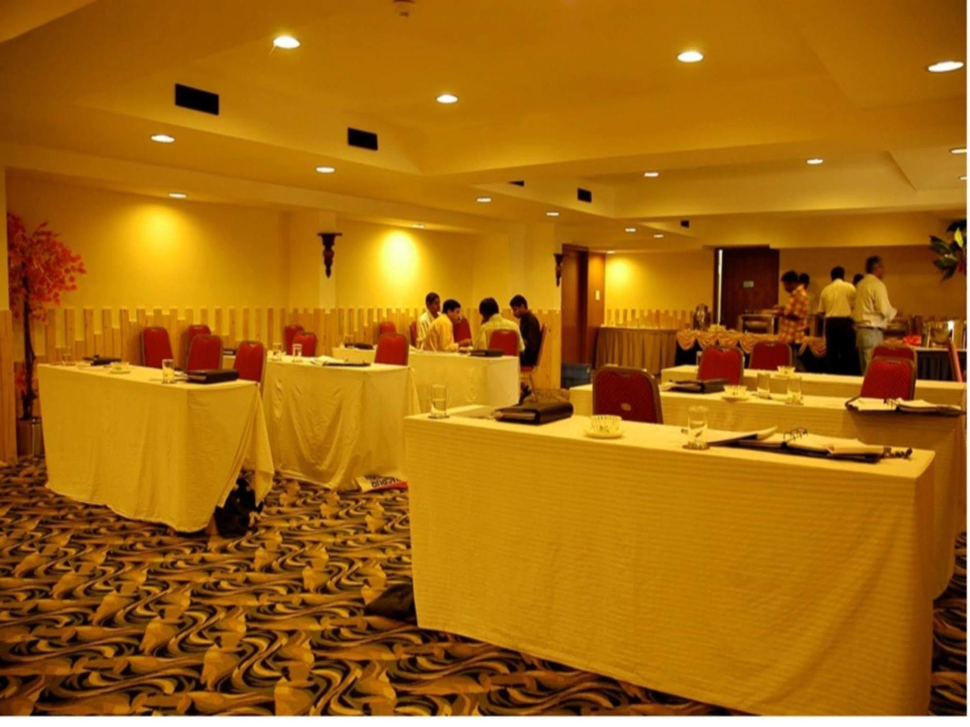 Regenta Central Deccan Chennai, Royapettah Exterior photo