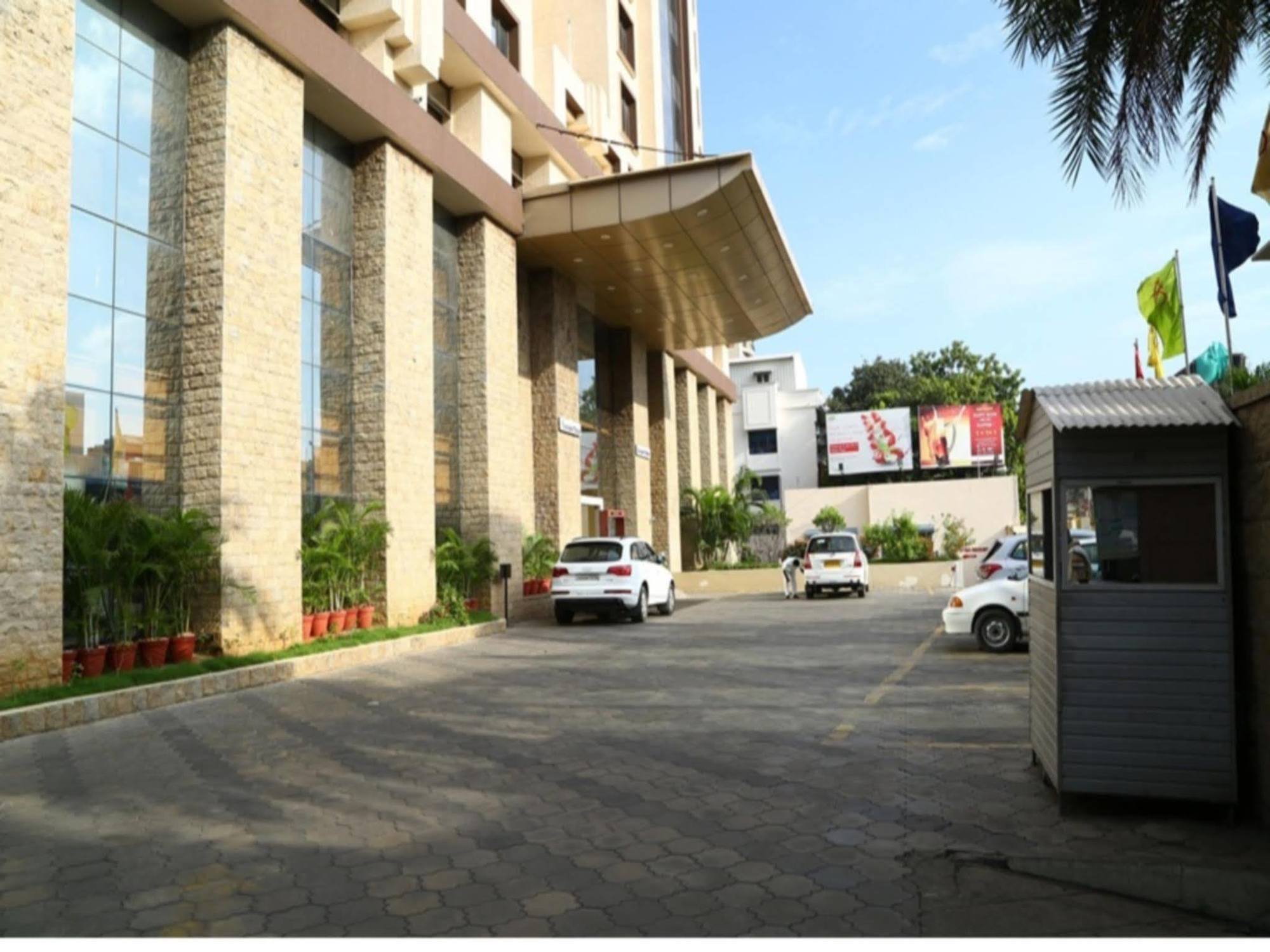 Regenta Central Deccan Chennai, Royapettah Exterior photo